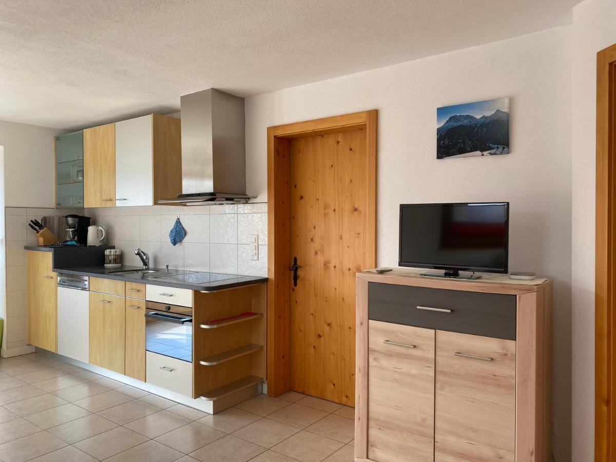 Ferienwohnung In Tschlin Mit Panoramablick Extérieur photo